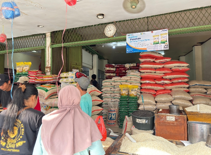 Perum BULOG Kantor Wilayah Jawa Barat mulai menyalurkan 209.165 ton beras dari Cadangan Beras Pemerintah (CBP)