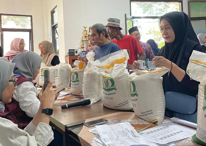 Penwil Bulog Jawa Barat, Mohamad Alexander, mengatakan SPHP dan Banpang jadi fondasi intervensi pemerintah untuk menjaga keterjangkauan harga sekaligus menjamin ketersediaan beras di masyarakat.